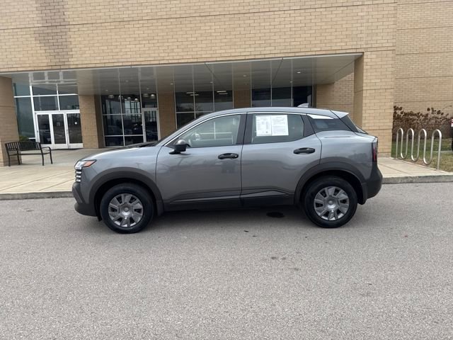 Used 2025 Nissan Kicks S image 1