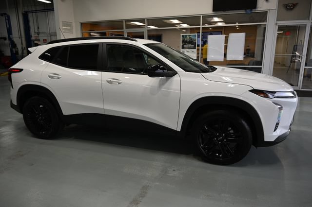 New 2026 Chevrolet Trax ACTIV w/ Sunroof Package FWD image 4