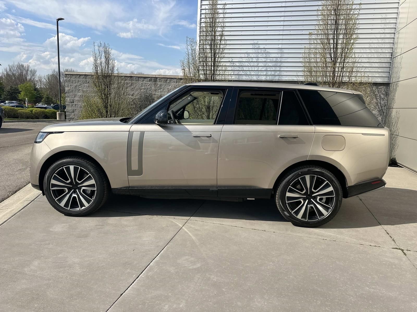 New 2026 Land Rover Range Rover SE AWD/4WD image 8