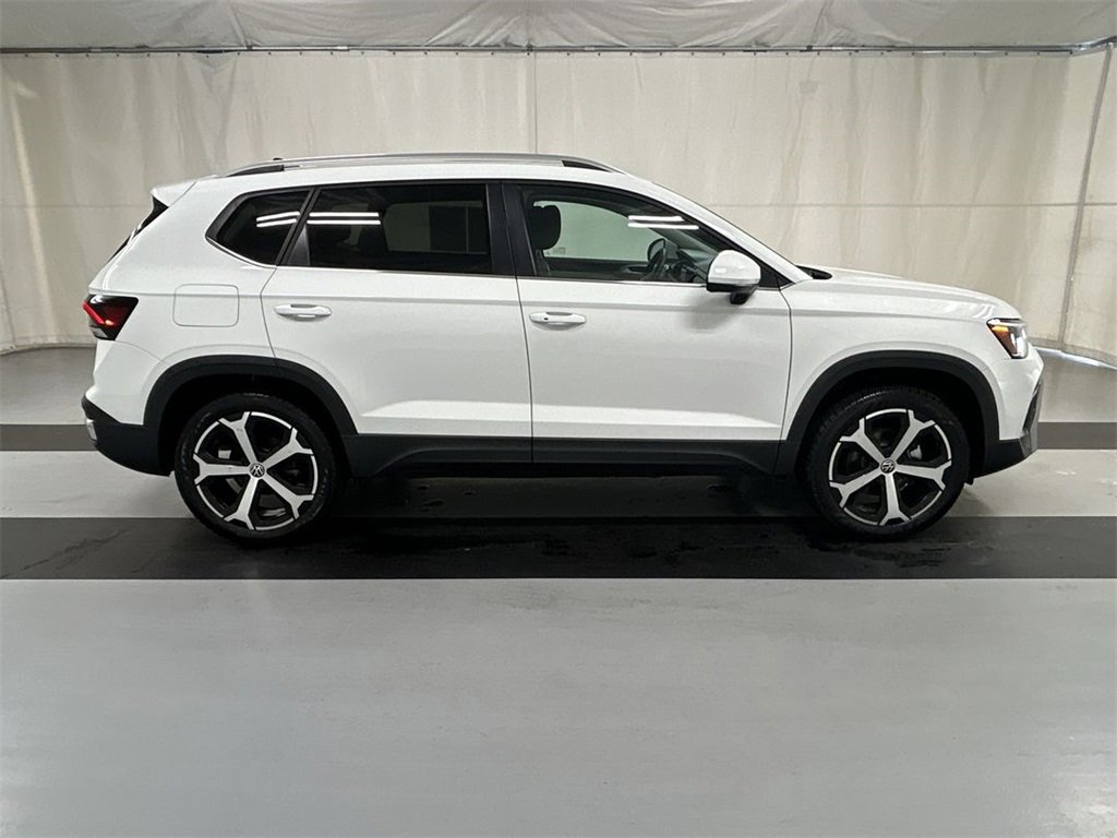 Certified 2025 Volkswagen Taos SEL image 12