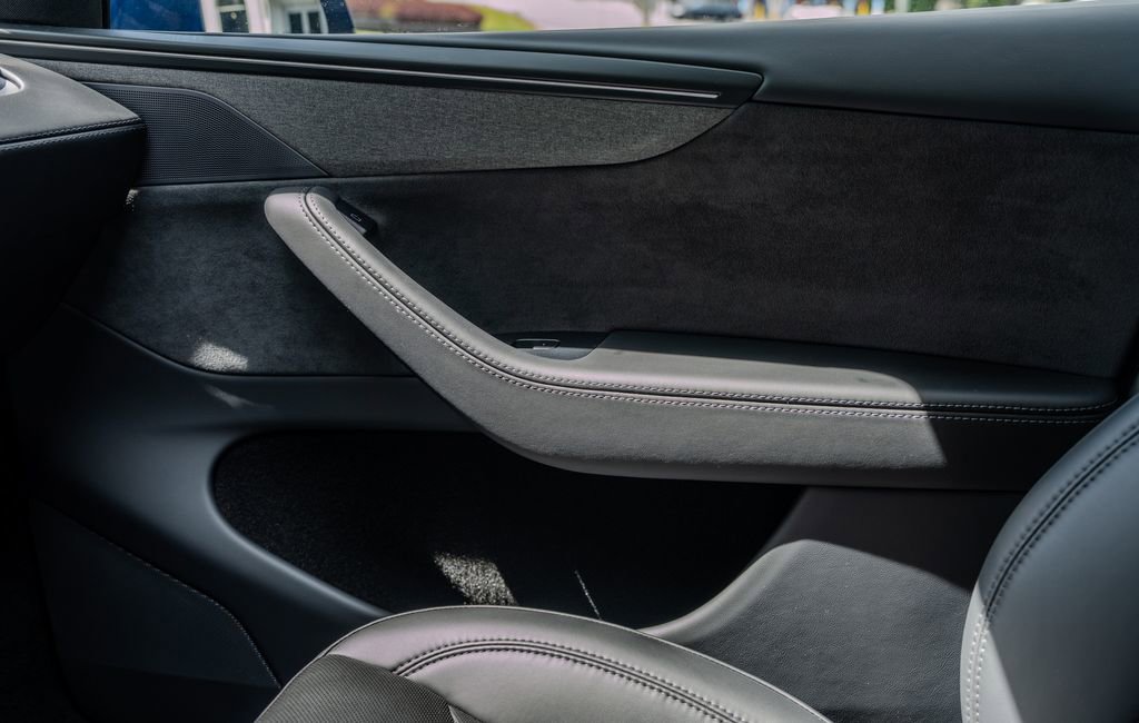 Used 2026 Tesla Model Y AWD image 11