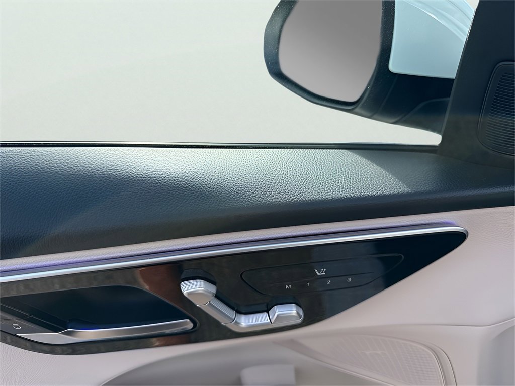 New 2025 Mercedes-Benz C 300 4MATIC Sedan image 12