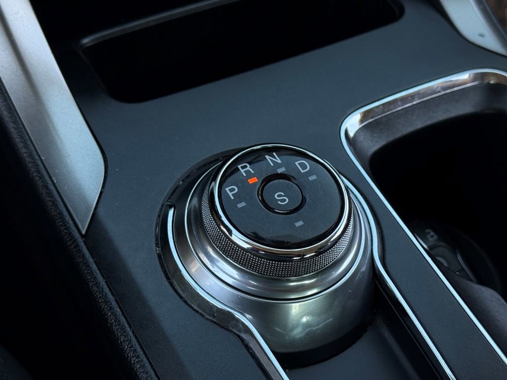 Used 2017 Ford Fusion SE w/ Fusion SE Technology Package image 25