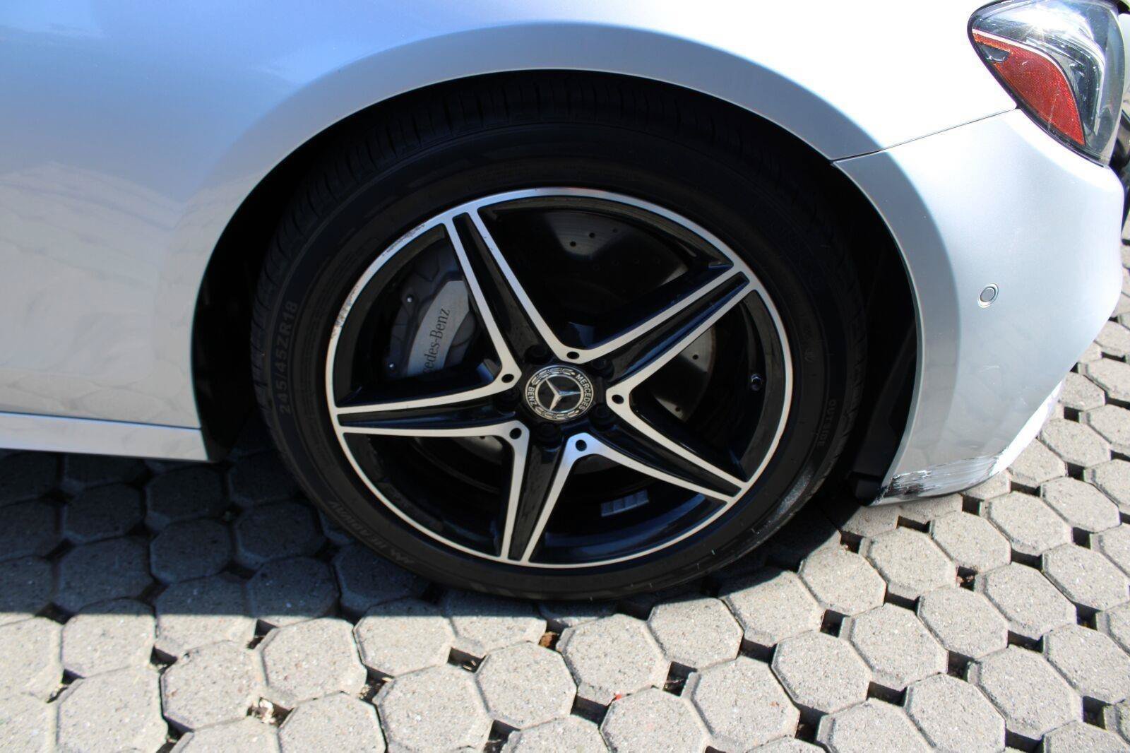 Used 2018 Mercedes-Benz E 300 image 13