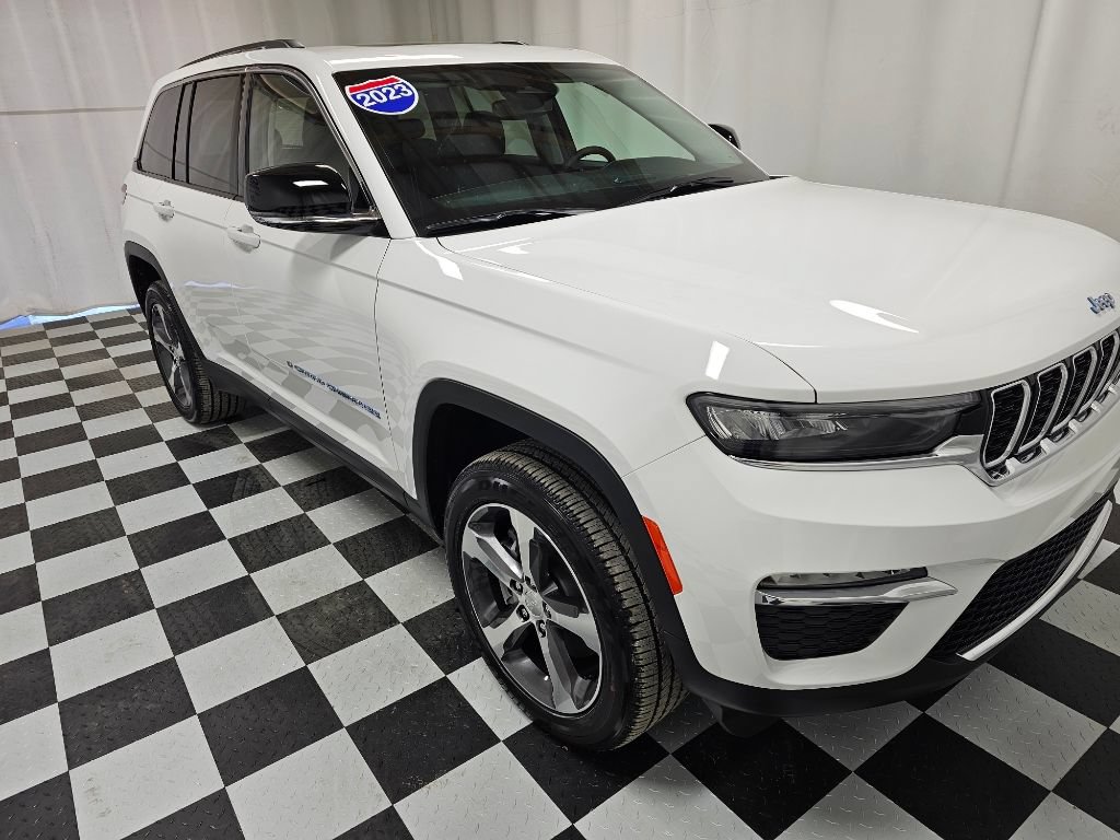 New 2023 Jeep Grand Cherokee 4WD 4xe image 7