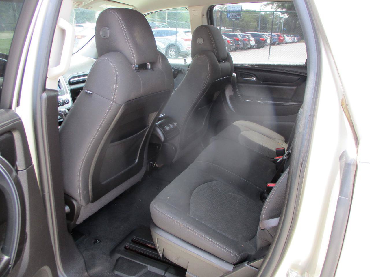 Used 2014 GMC Acadia SLE FWD image 13
