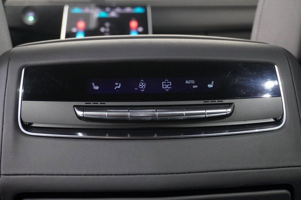 Used 2025 Cadillac Escalade ESV Premium Luxury image 12