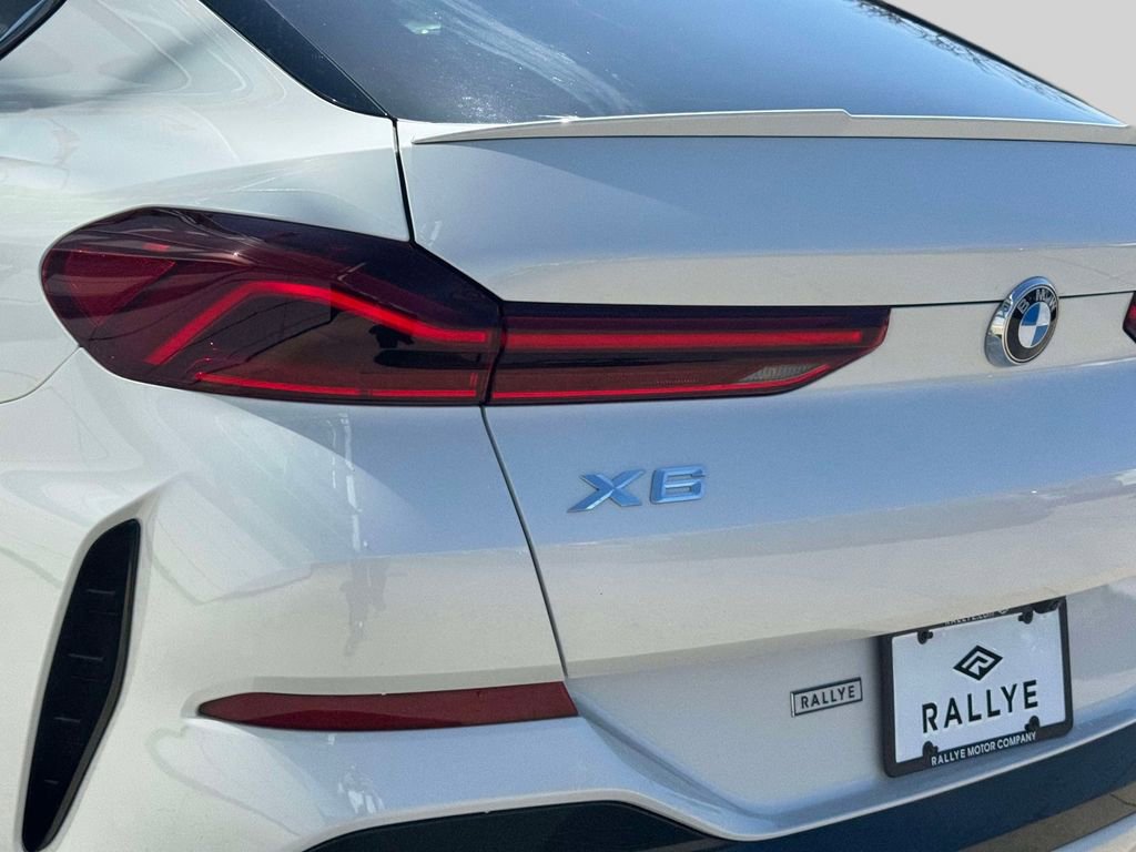 Certified 2024 BMW X6 xDrive40i w/ Premium Package image 10