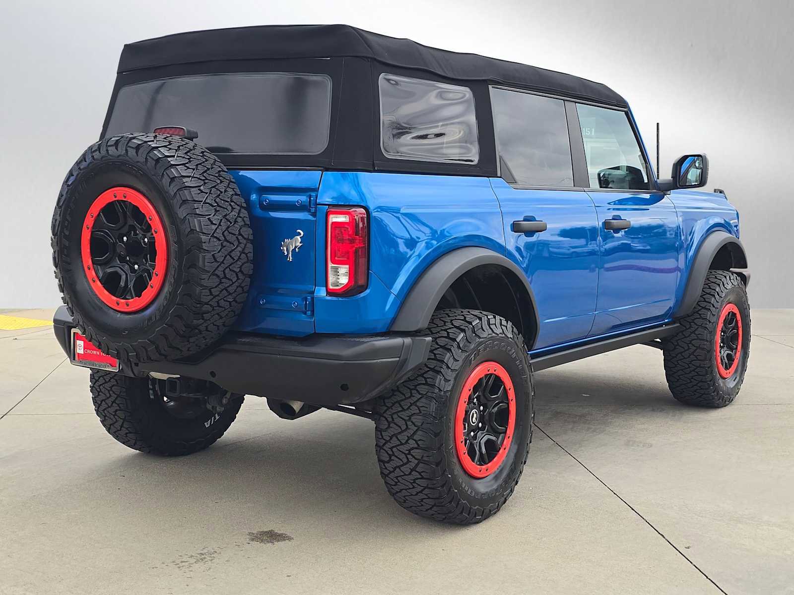 Used 2023 Ford Bronco 4-Door image 3