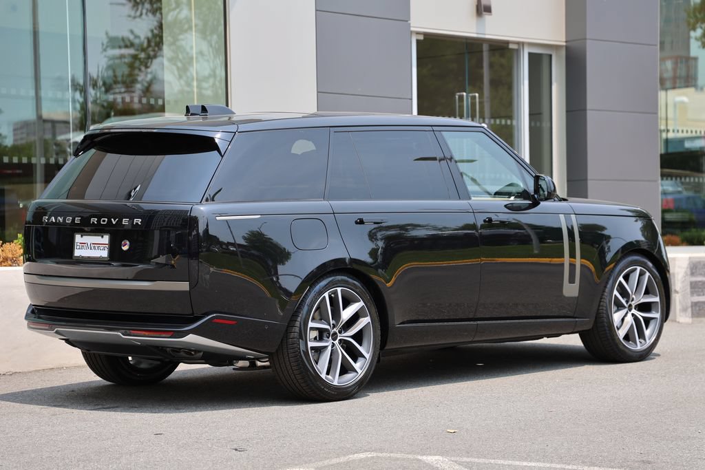 New 2026 Land Rover Range Rover Long Wheelbase SE AWD/4WD image 4