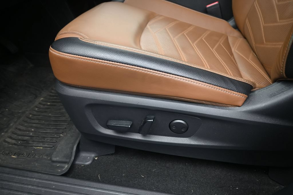 Used 2025 Nissan Pathfinder Platinum AWD/4WD image 22