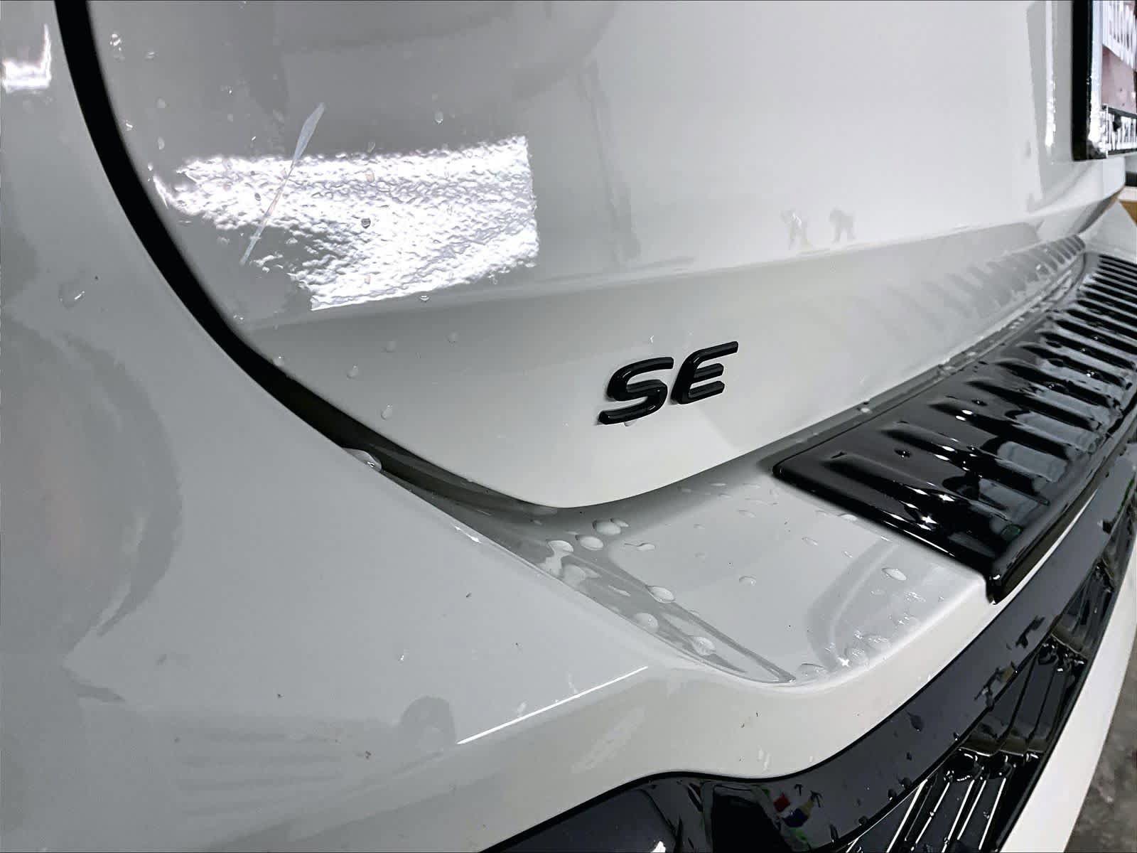 New 2026 Volkswagen Tiguan SE R-Line AWD/4WD image 26