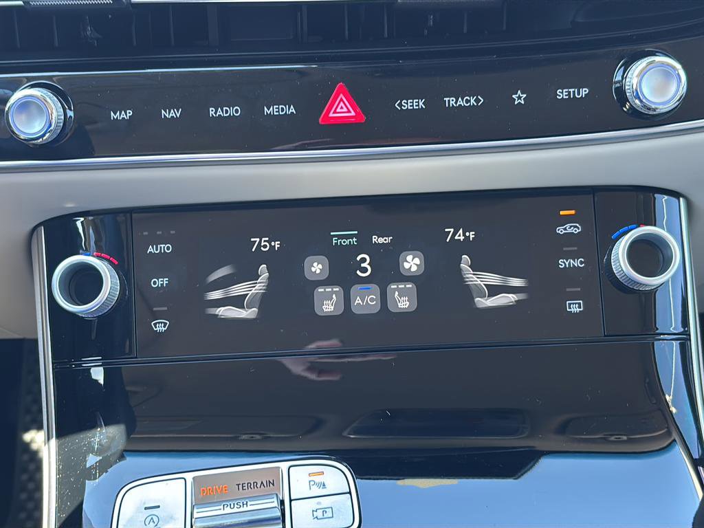 Certified 2026 Genesis GV70 2.5T image 31