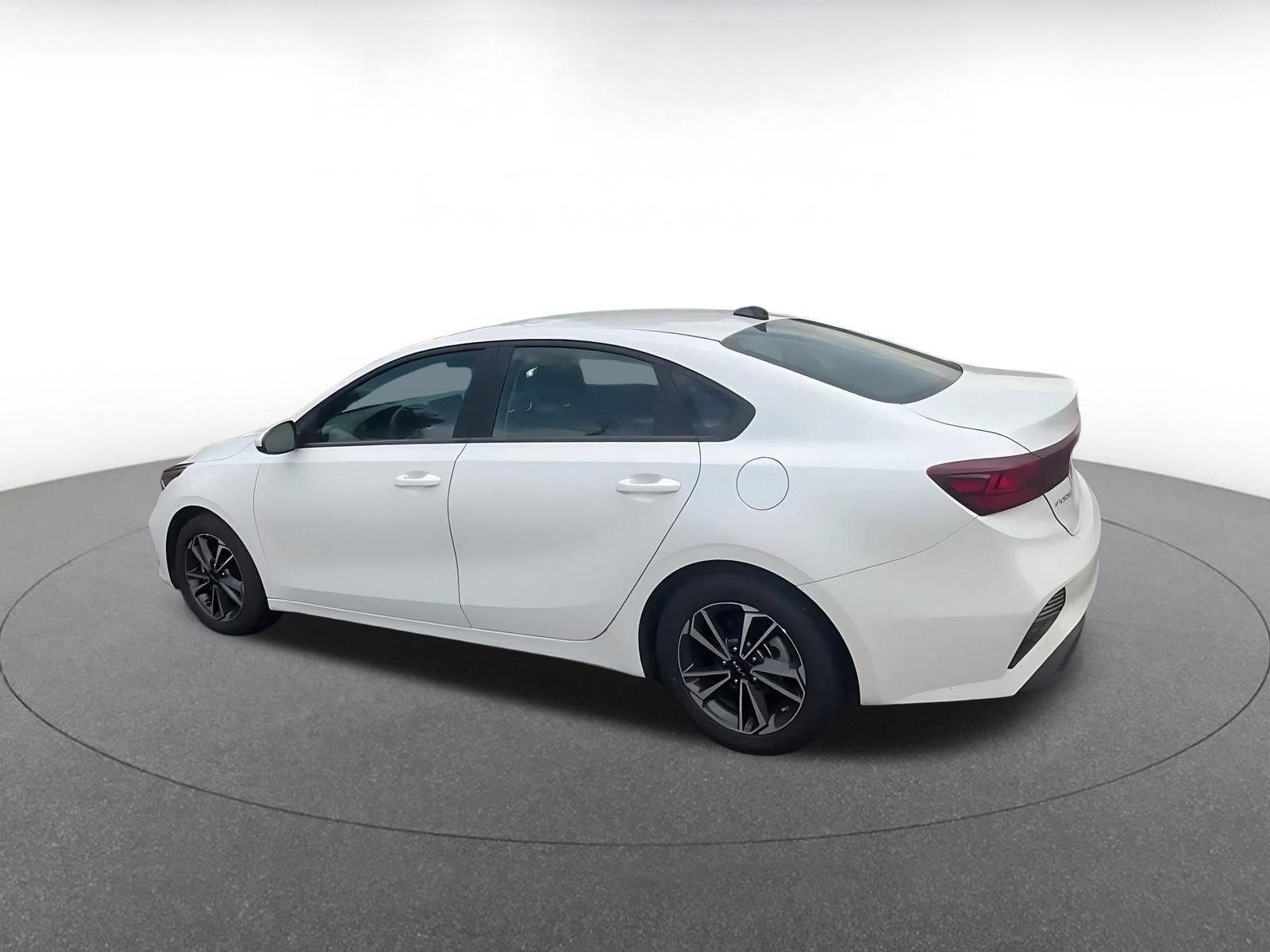 Used 2024 Kia Forte LXS FWD image 9