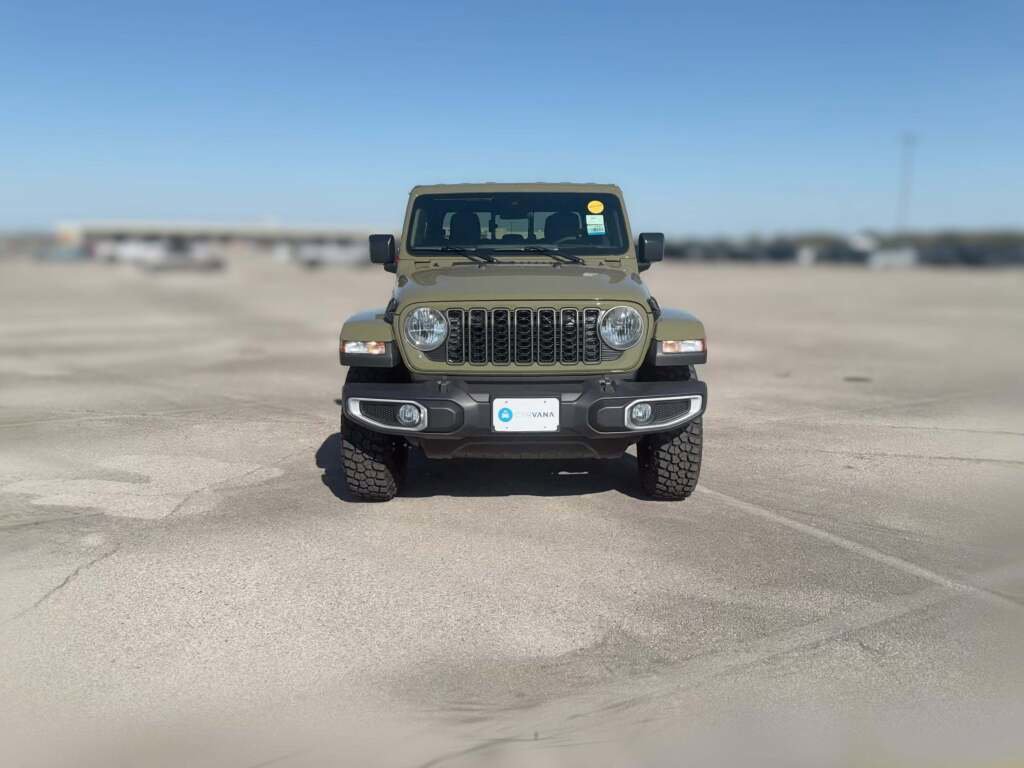 New 2025 Jeep Gladiator Sport image 2