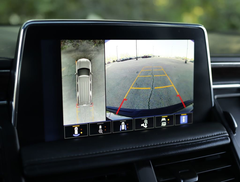Used 2023 Chevrolet Tahoe Z71 w/ Luxury Package AWD/4WD image 17