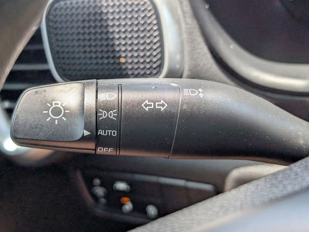 Used 2022 Kia Soul LX w/ Technology Package FWD image 25