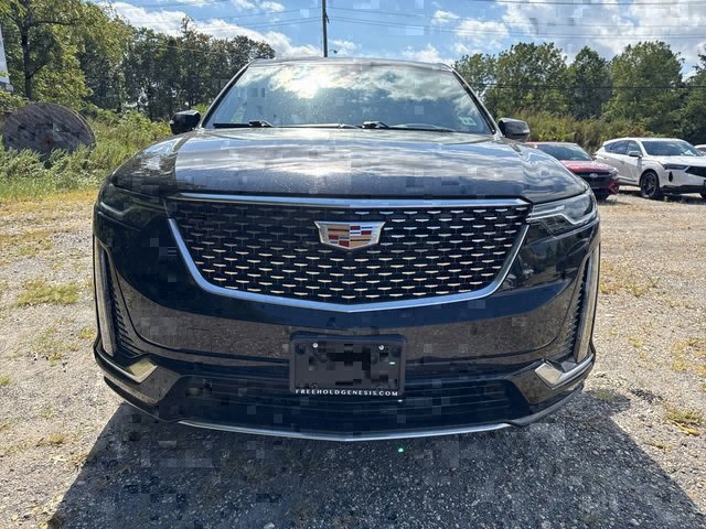 Used 2023 Cadillac XT6 Premium Luxury w/ Technology Package image 2