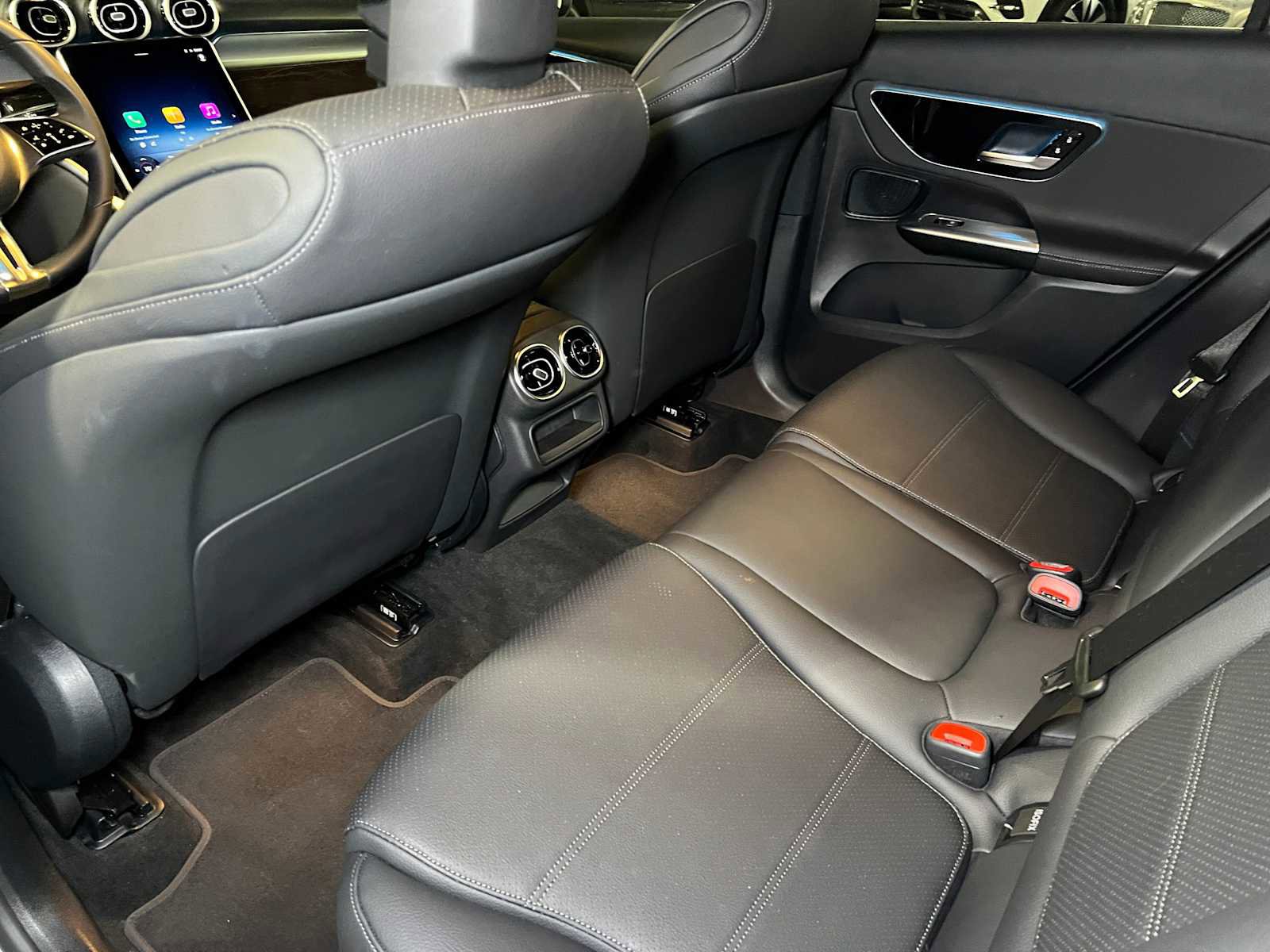 Used 2025 Mercedes-Benz GLC 300 4MATIC image 20