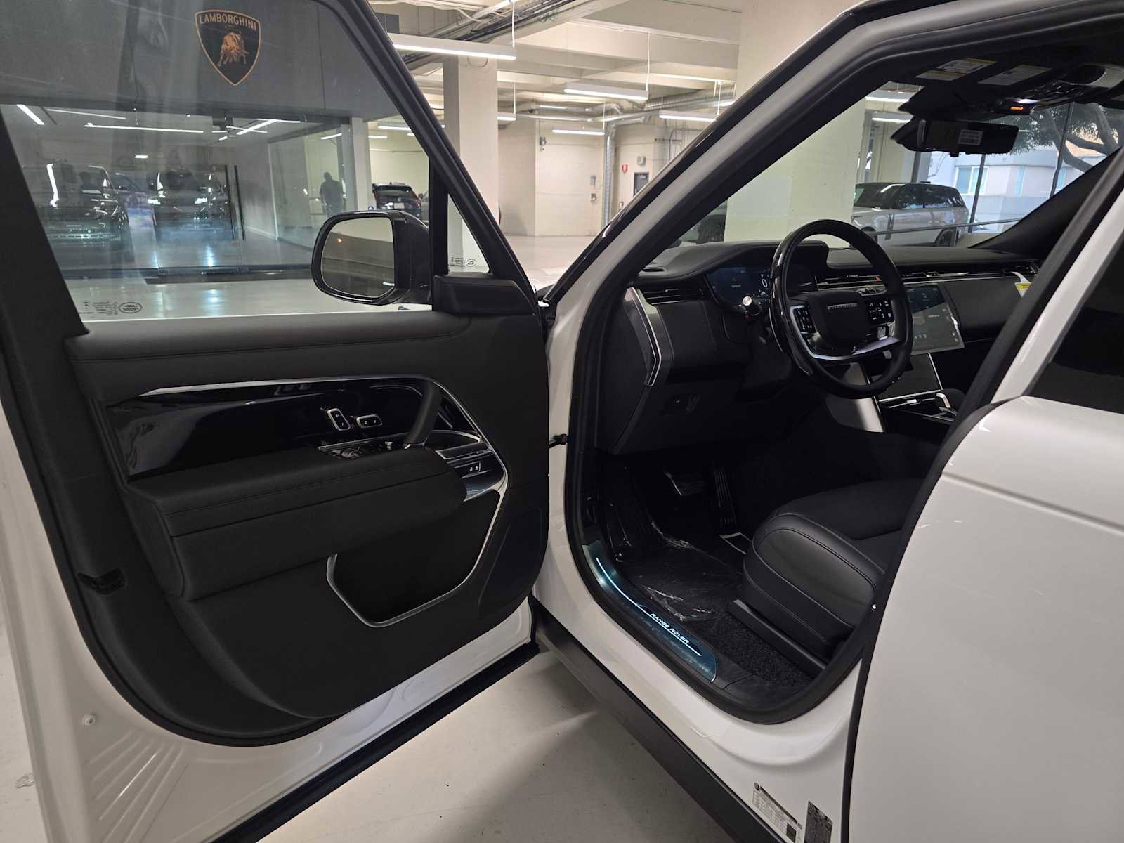 New 2026 Land Rover Range Rover SE image 21