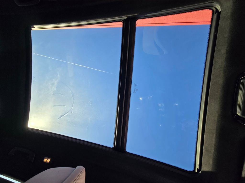 Used 2023 BMW X7 xDrive40i w/ M Sport Package AWD/4WD image 25