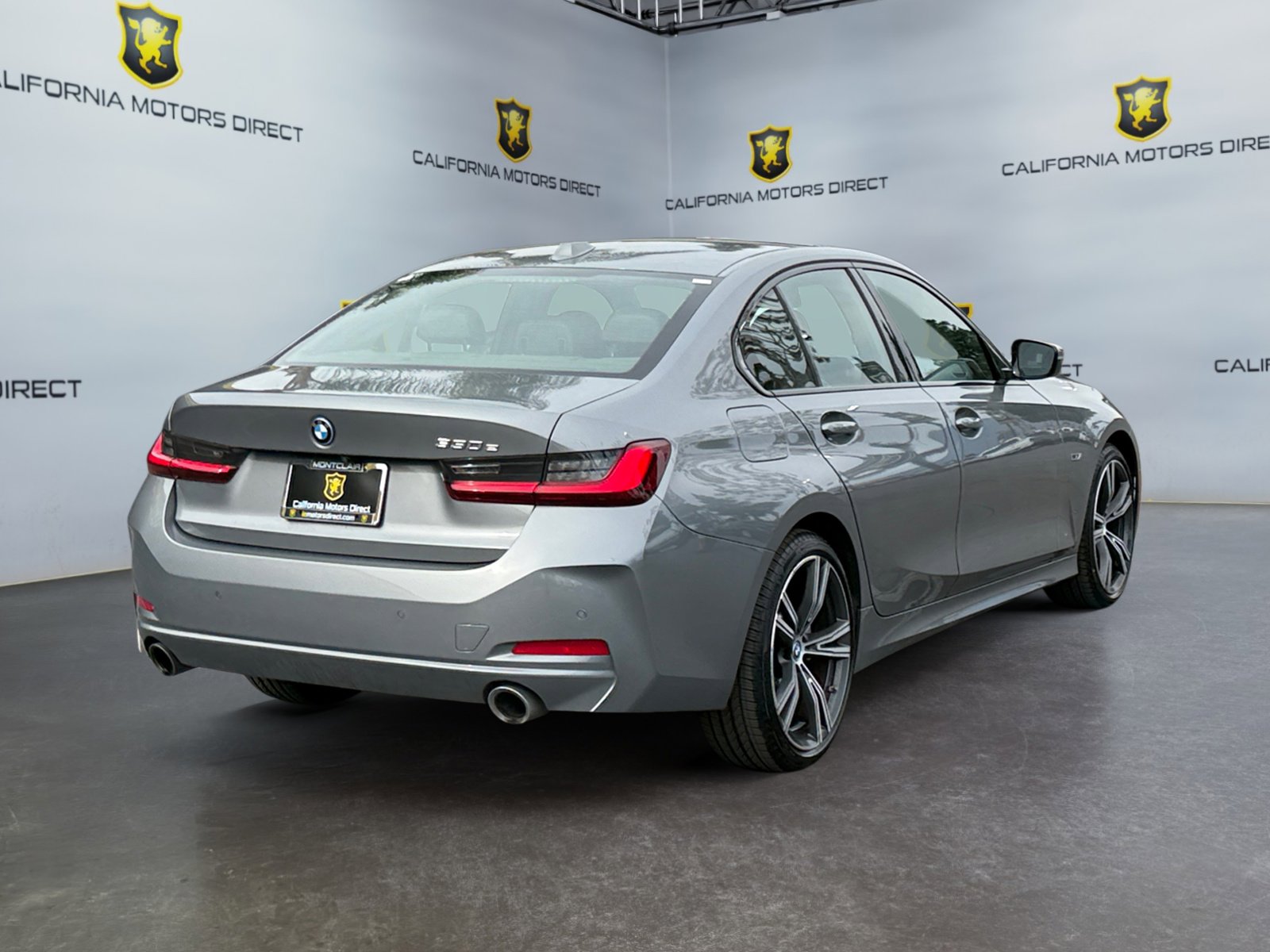 Used 2023 BMW 330e w/ Premium Package image 5