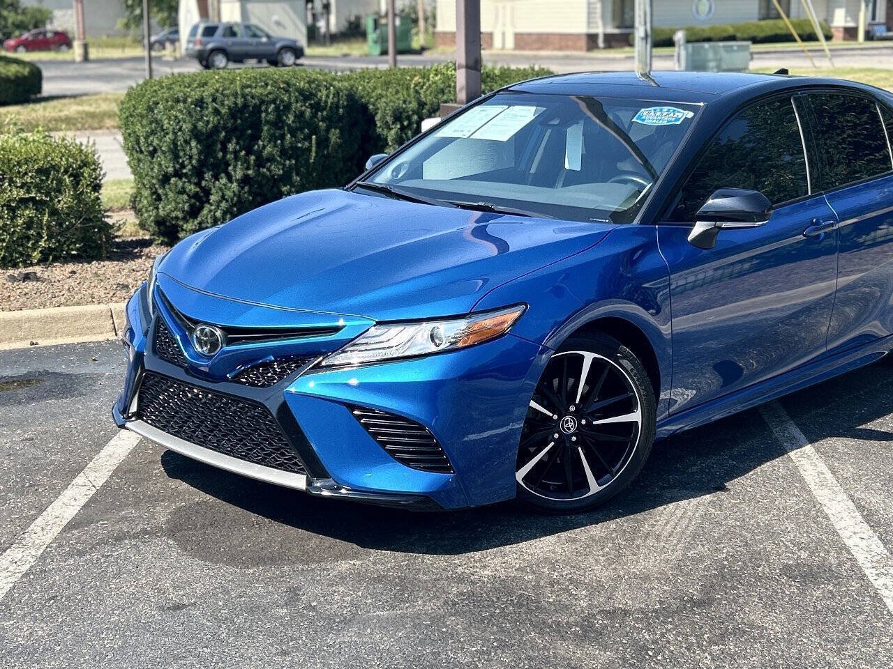 Used 2019 Toyota Camry XSE w/ Navigation Package FWD image 3