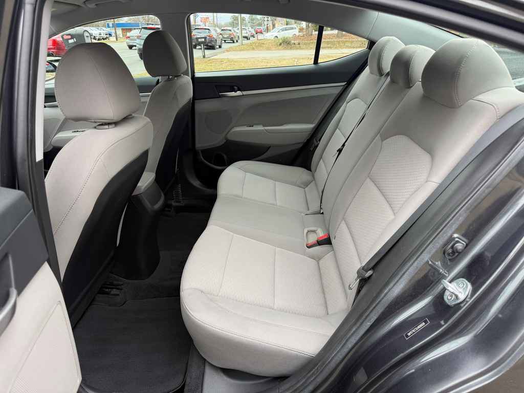 Used 2020 Hyundai Elantra SE w/ Convenience Package (C2) image 10