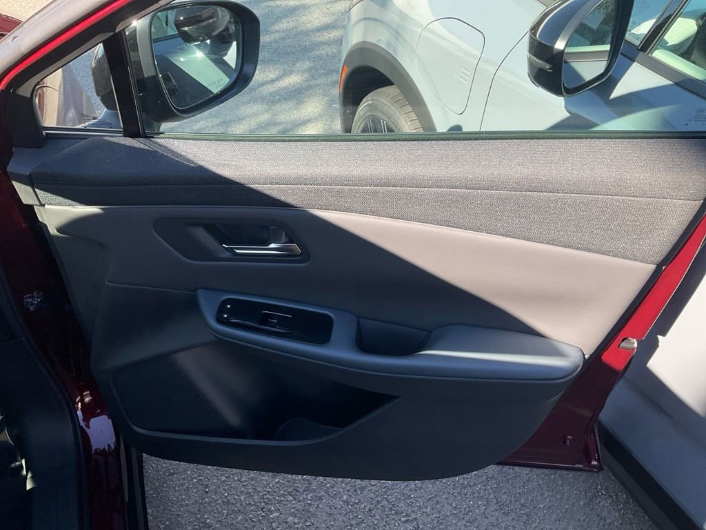 New 2026 Nissan Leaf Platinum+ w/ Cargo Package (Platinum+) image 27