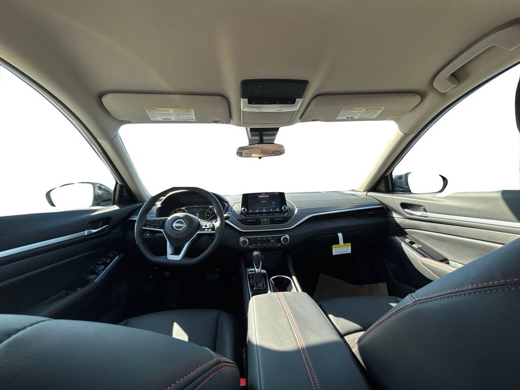 New 2025 Nissan Altima 2.5 SR image 17