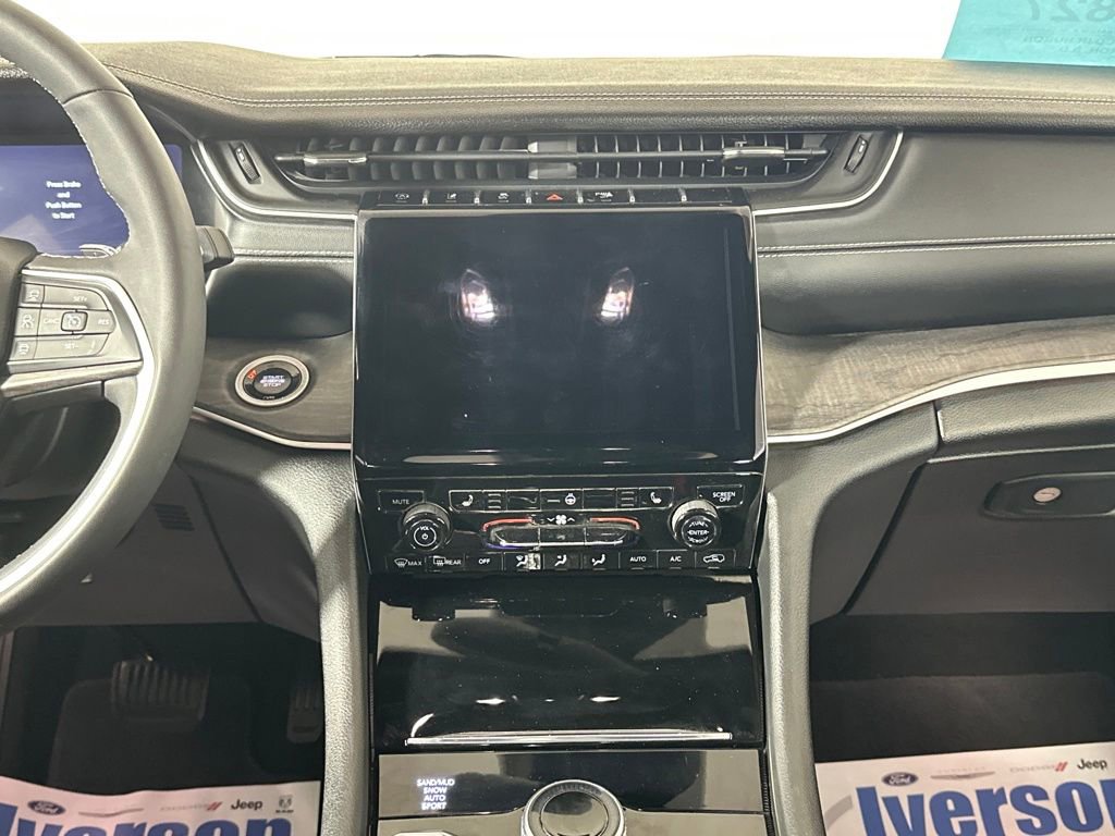 Used 2024 Jeep Grand Cherokee L Limited w/ Trailer Tow Package image 29