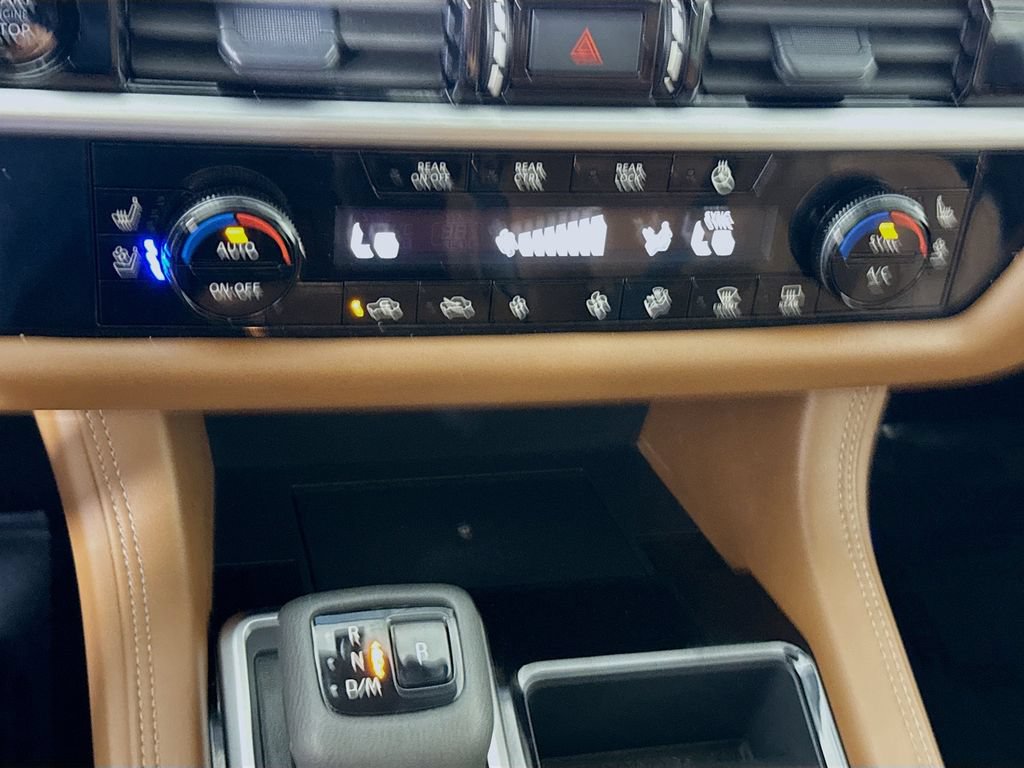 Certified 2025 Nissan Pathfinder Platinum AWD/4WD image 10