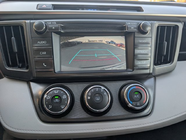 Used 2015 Toyota RAV4 LE FWD image 16