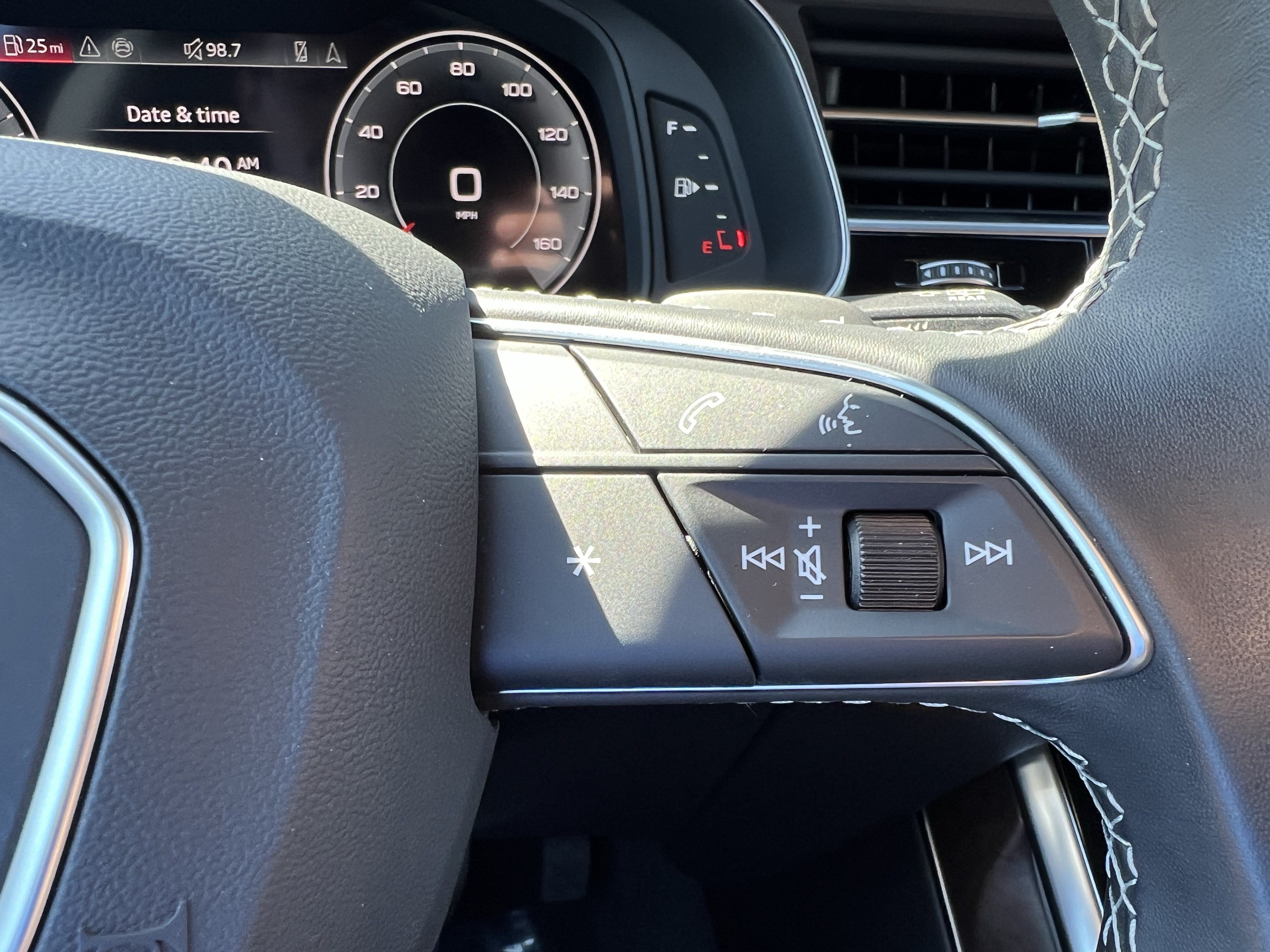 Used 2024 Audi Q8 Premium AWD/4WD image 20