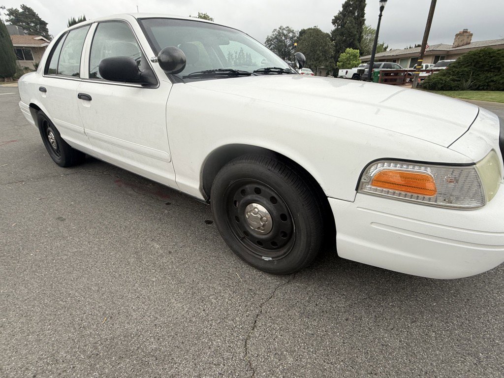 Used 2006 Ford Crown Victoria Police Interceptor image 5