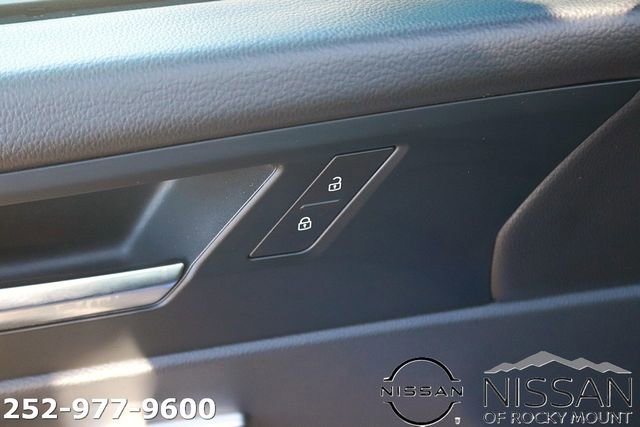 Used 2024 Volkswagen Jetta SE image 12