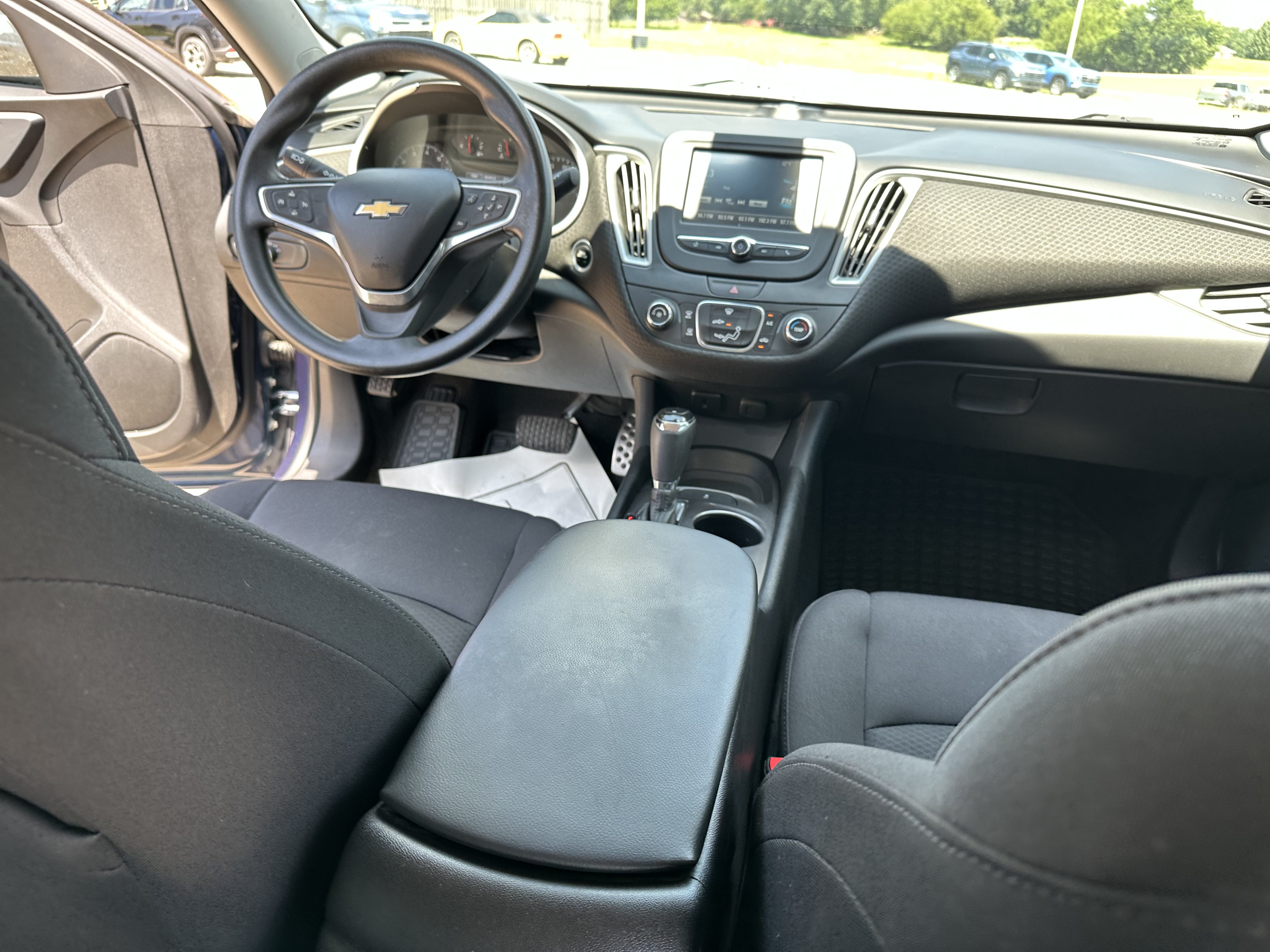 Used 2017 Chevrolet Malibu LS FWD image 23