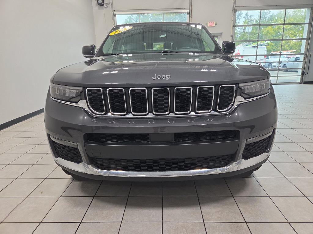 Used 2023 Jeep Grand Cherokee L Limited AWD/4WD image 2