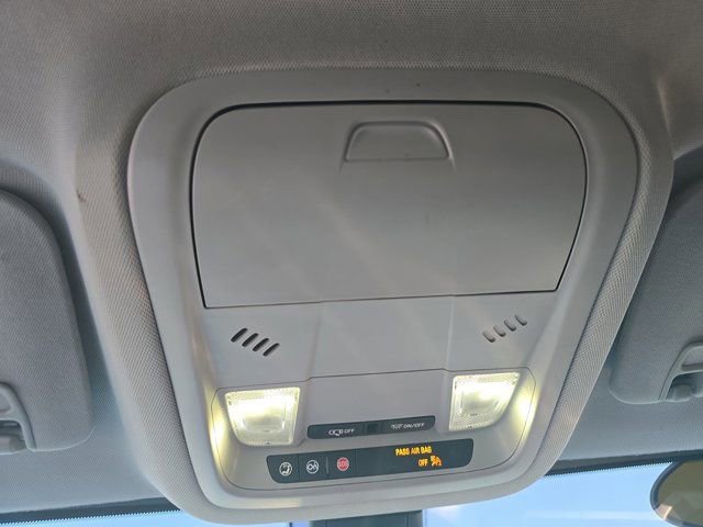 Used 2023 GMC Acadia SLE image 35