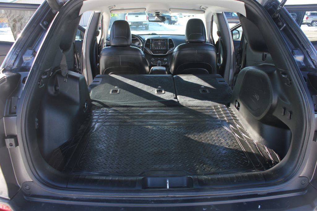 Used 2019 Jeep Cherokee Limited AWD/4WD image 35