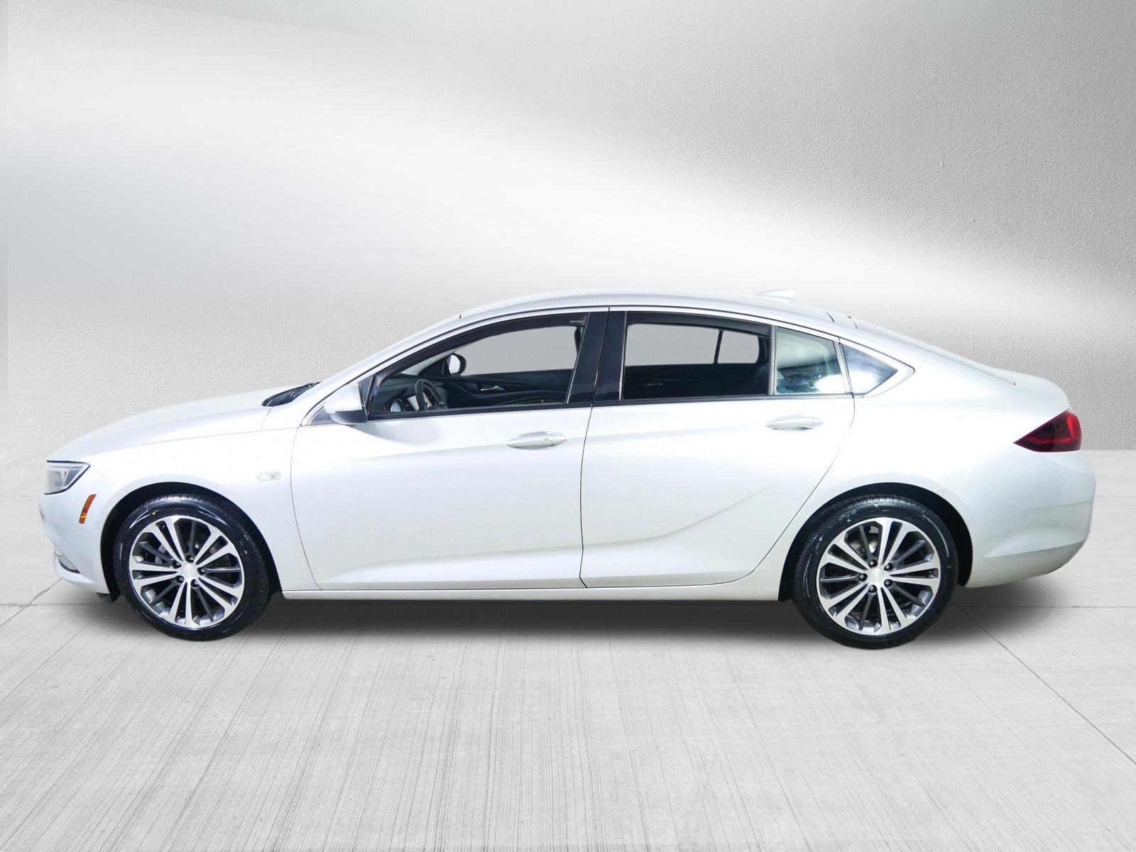 Used 2018 Buick Regal Essence image 4