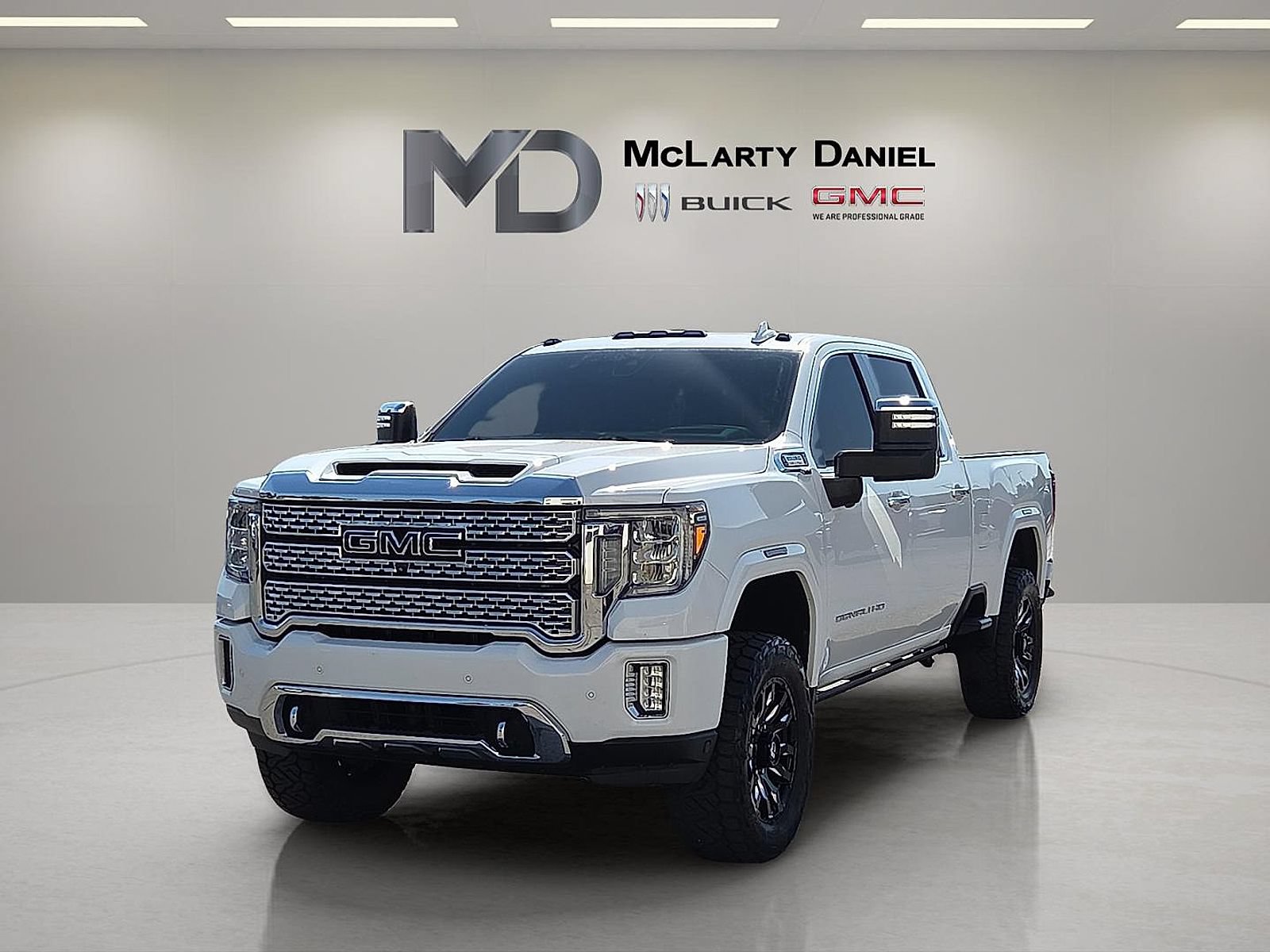 Used 2020 GMC Sierra 2500 Denali w/ Denali Ultimate Package AWD/4WD image 2