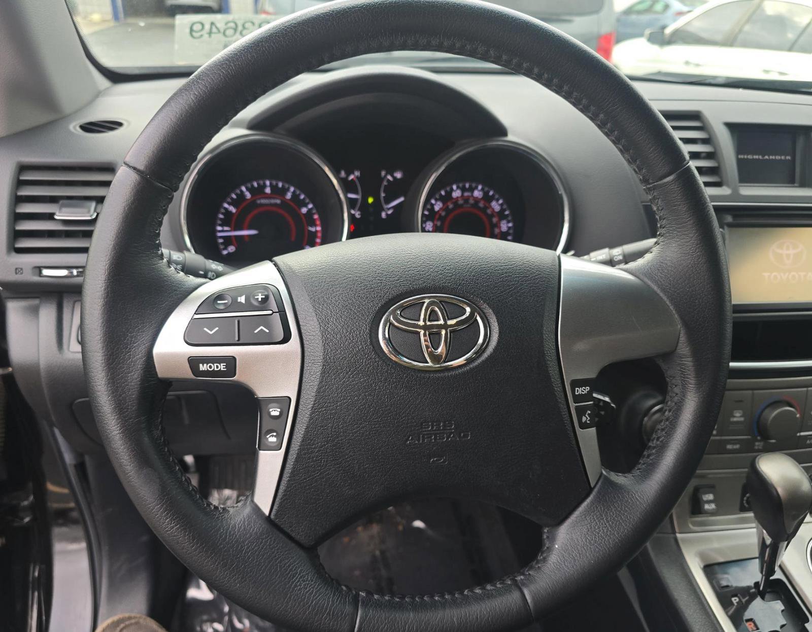 Used 2013 Toyota Highlander SE image 8