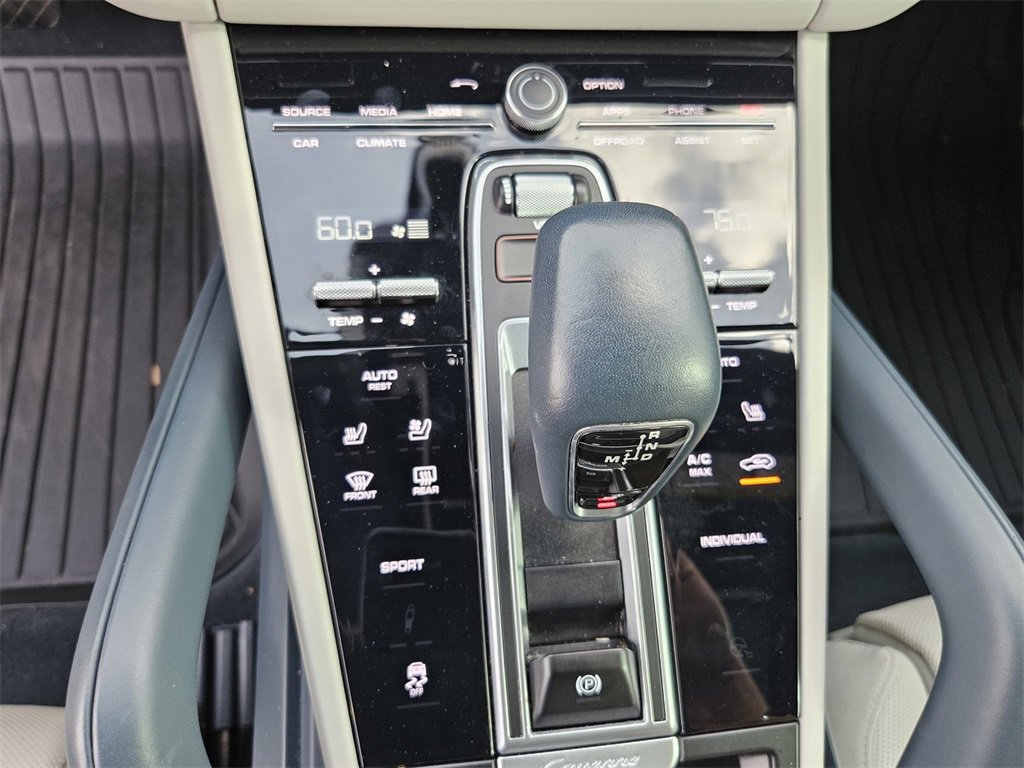 Used 2022 Porsche Cayenne image 21