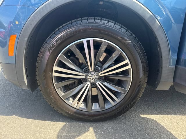 Used 2018 Volkswagen Tiguan SEL AWD/4WD image 23