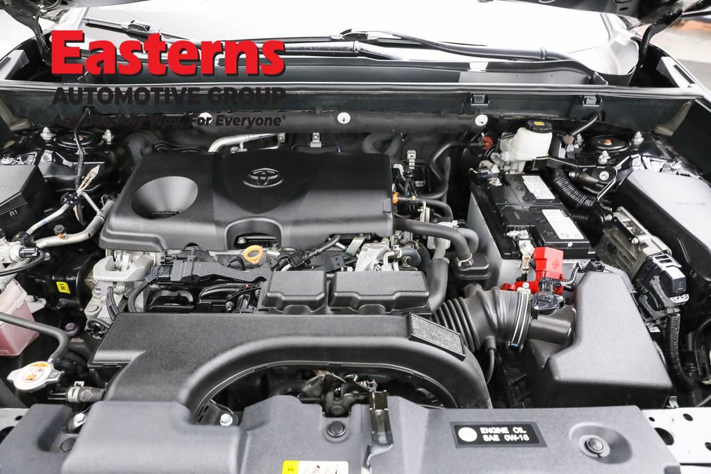 Used 2021 Toyota RAV4 XLE w/ Convenience Package image 7