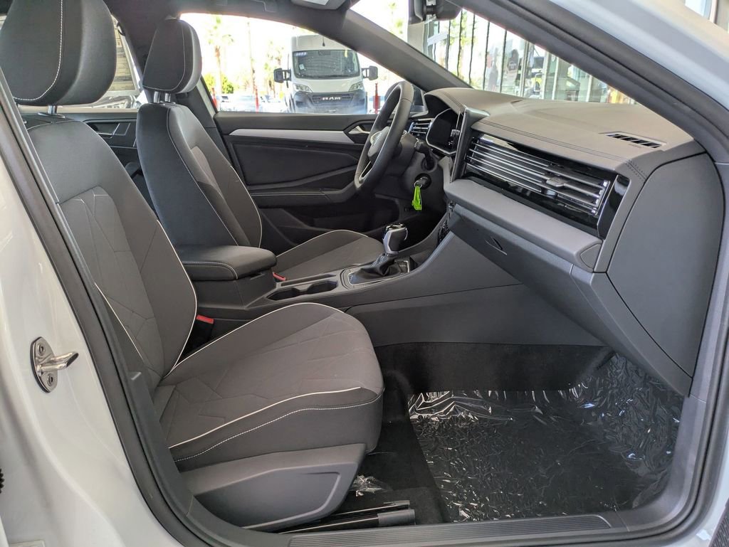 Certified 2025 Volkswagen Jetta Sport FWD image 23