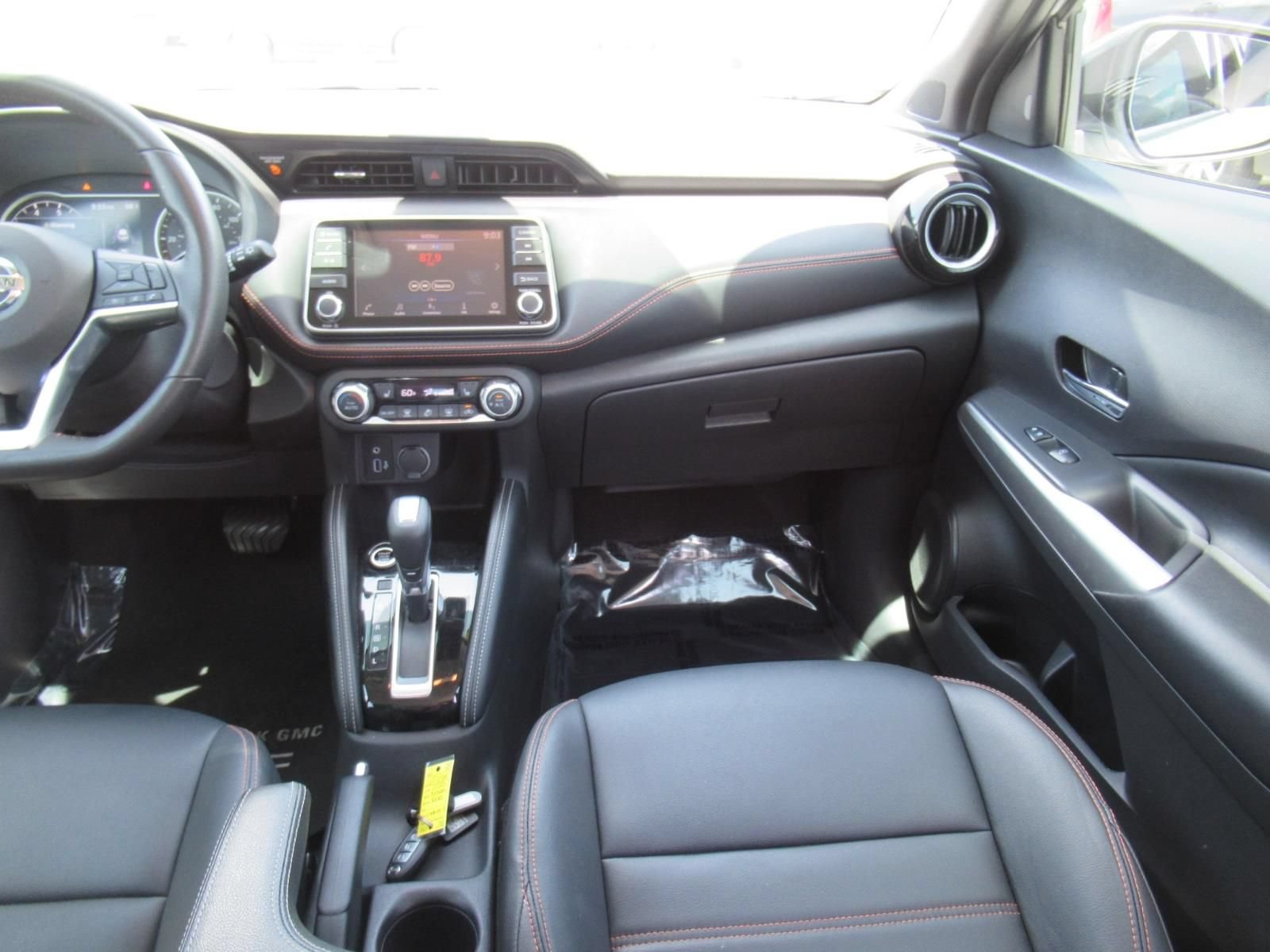 Used 2020 Nissan Kicks SR w/ SR Premium Package FWD image 15