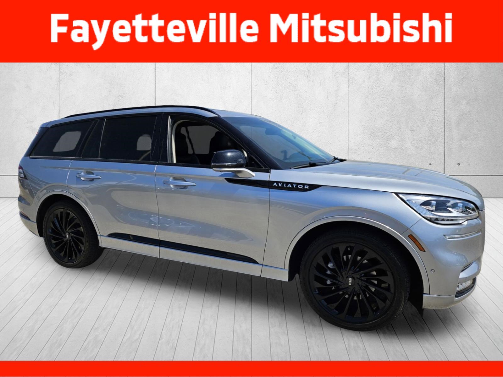 Used 2024 Lincoln Aviator Reserve w/ Equipment Group 201A RWD image 1
