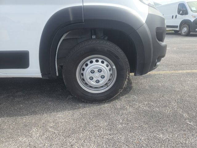Used 2025 RAM ProMaster 3500 w/ Crew Van Package FWD image 8